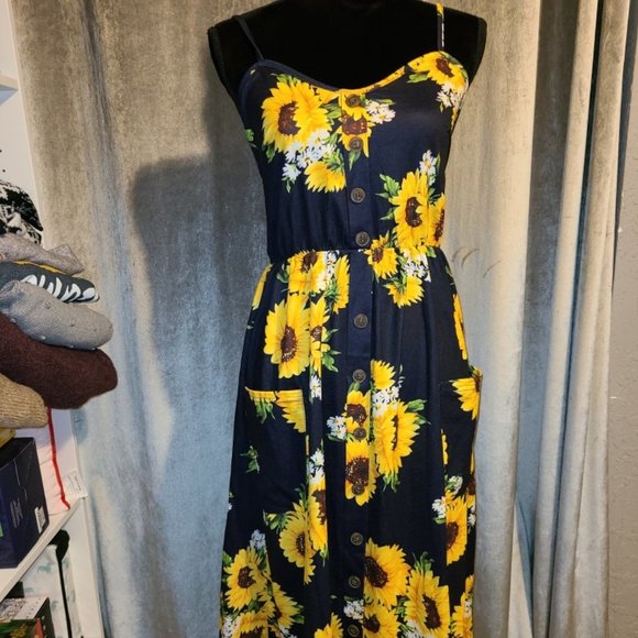 Dresses & Skirts - Sundress with Spaghetti Straps, Pockets, Smocked Back Sunflower Print Size Large
